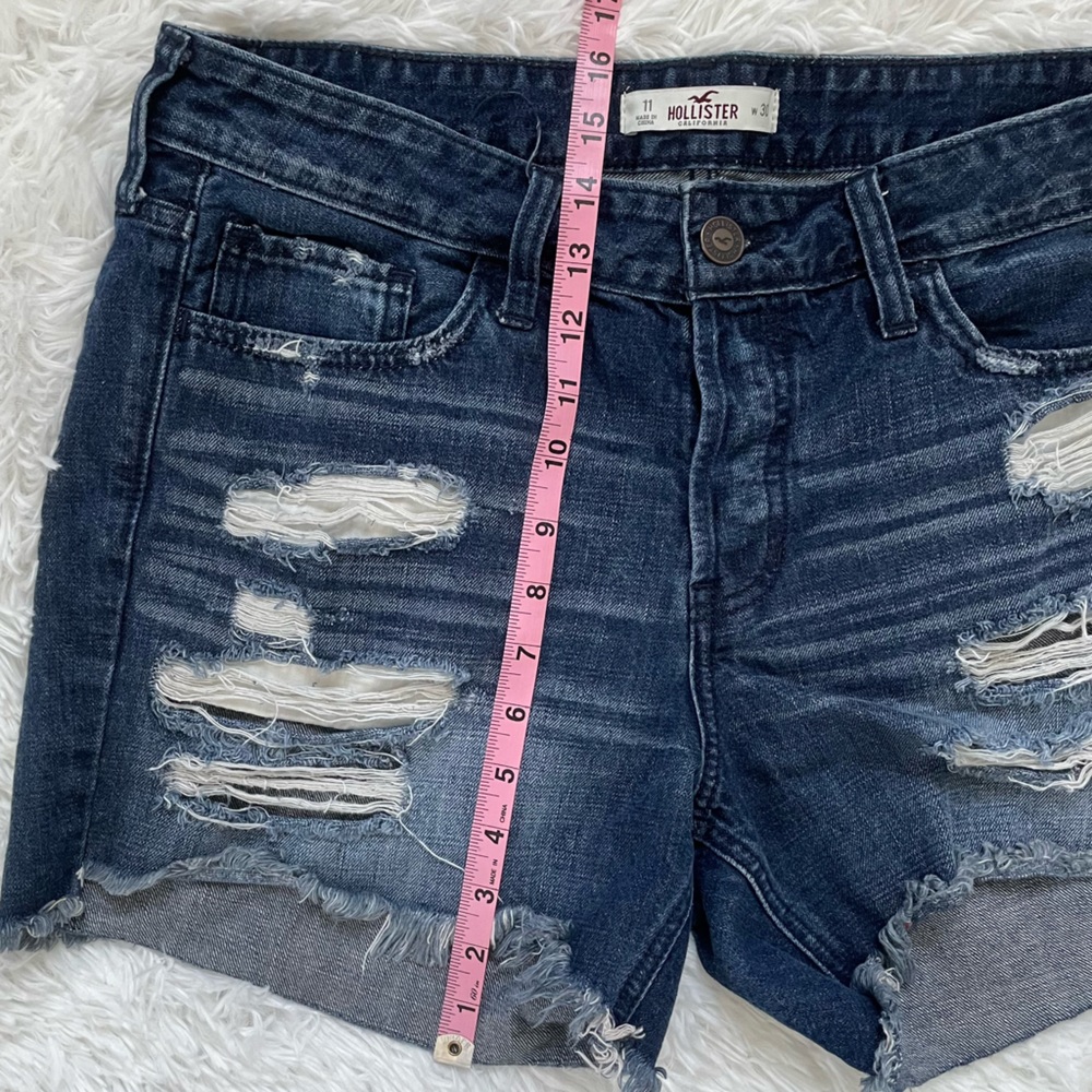 Hollister Distressed Shorts - Picture 6 of 7